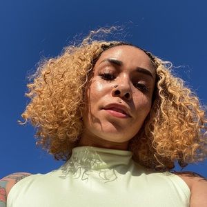 Meet your Posher, Naomi